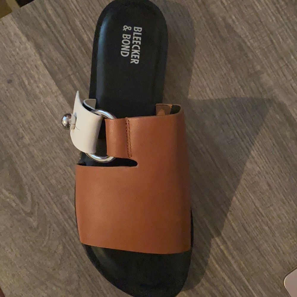 Cute bleecker&bond Sandals new in box